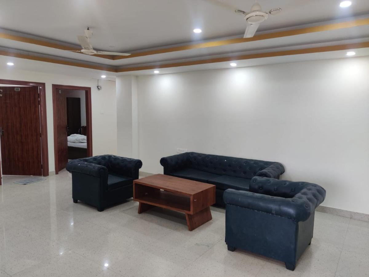 Hotel Haren Grand Guwahati Exteriör bild